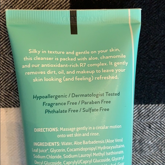 rooted beauty sensitive facial cleanser